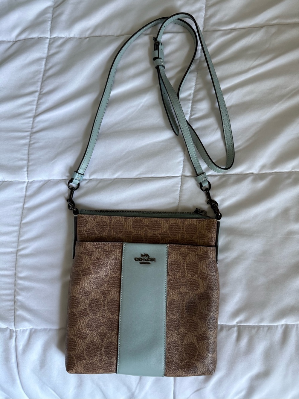Coach Kitt Messenger Crossbody Bag - Like New - Picture 3 of 6